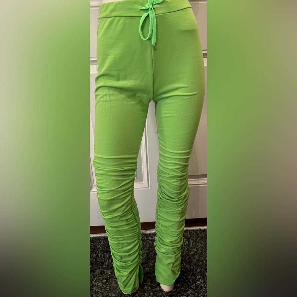 Vibrant Green Ruched Leggings